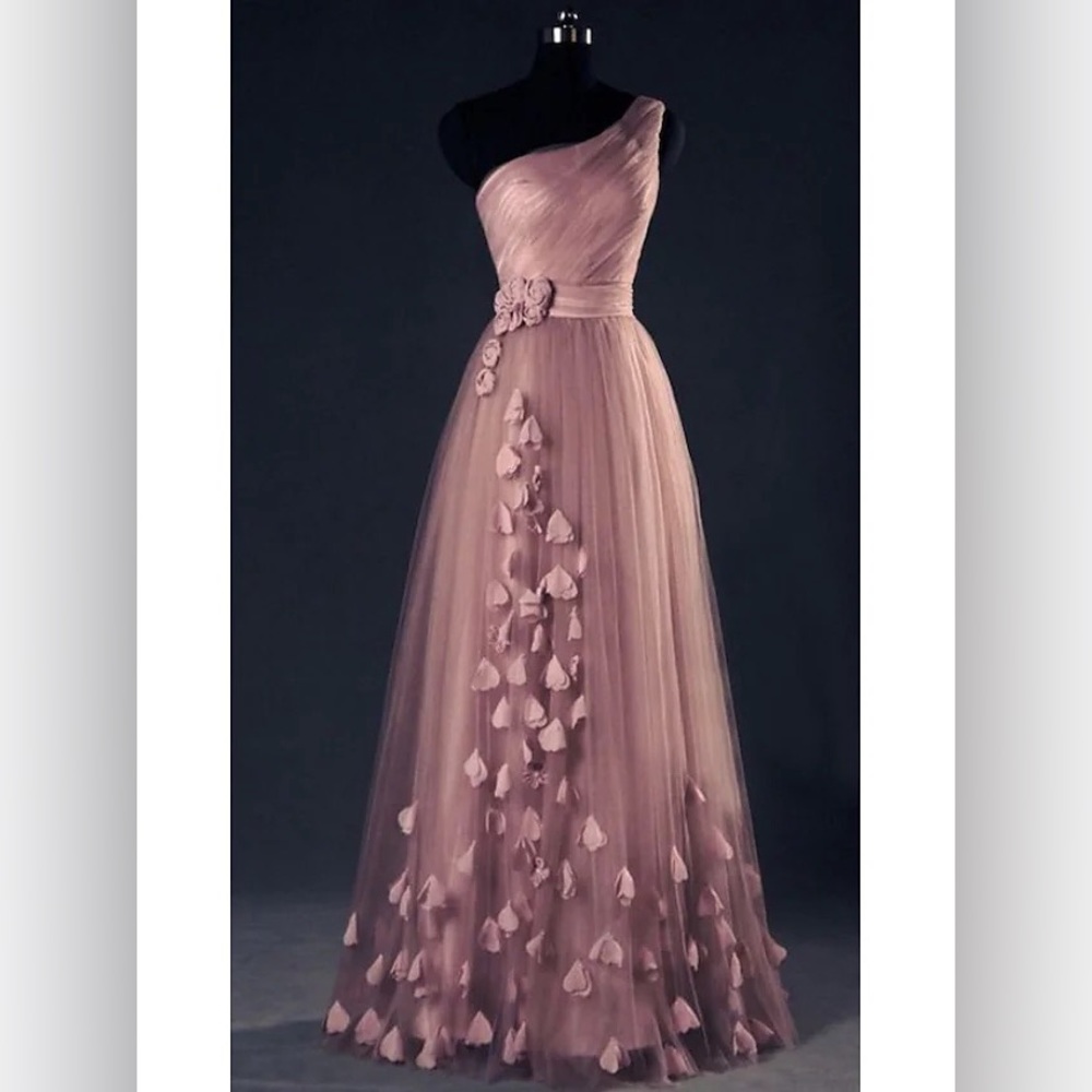 LUULLA PROM GOWN PAGENT GOWN